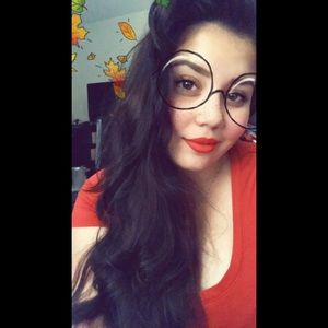 Meet your Posher, Paryss